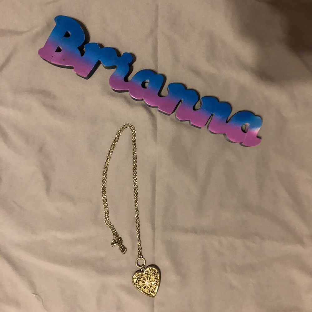 Gold COLOR Heart necklace.